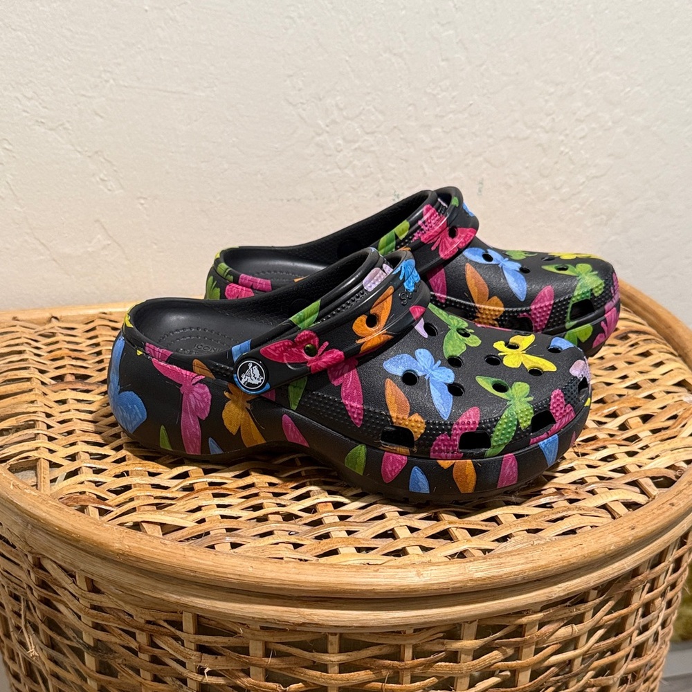 CROCS Black Clogs with Multicolor Floral Print